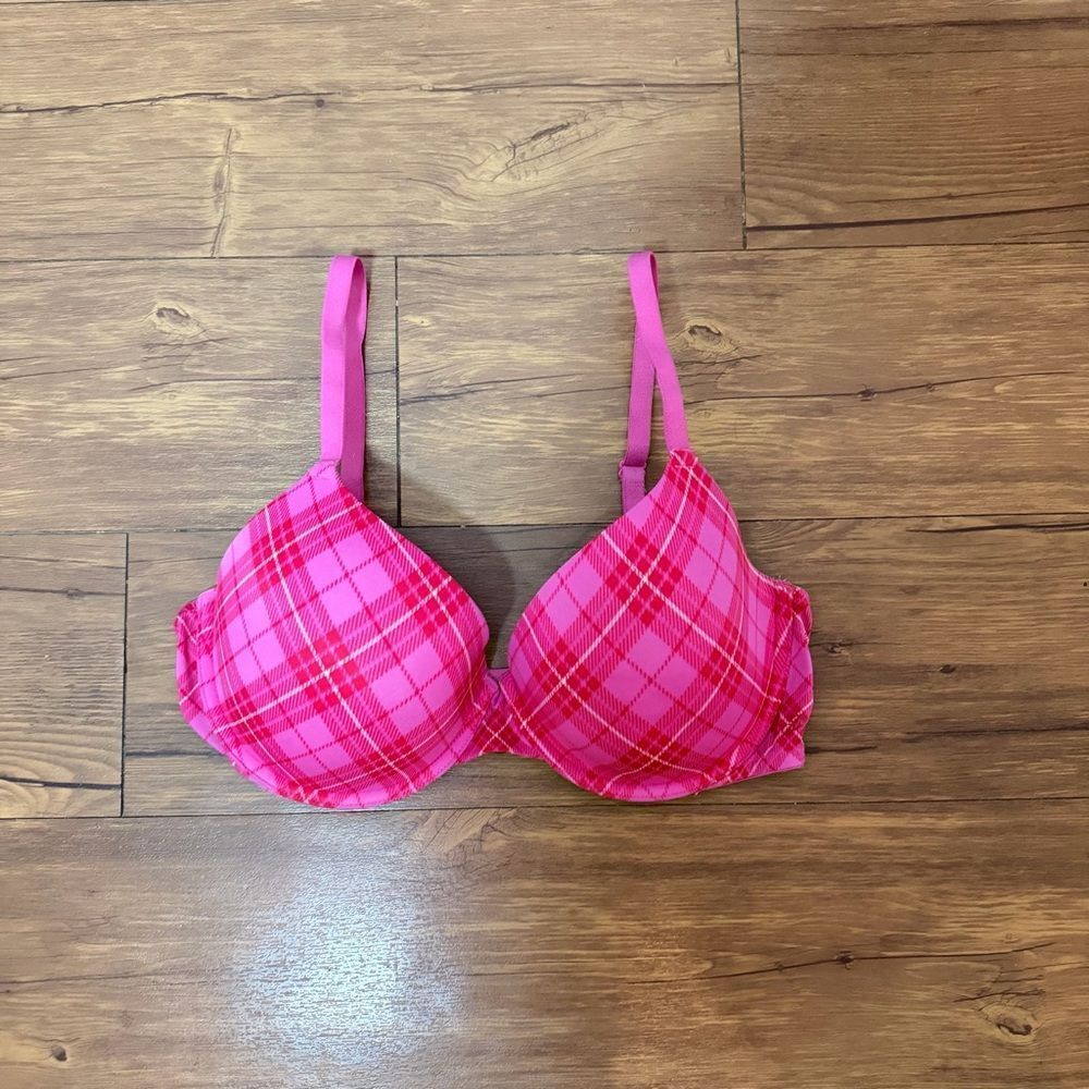 Victoria's Secret PINK Wear Everywhere T-Shirt Lightly Lined Bra Size 34DD